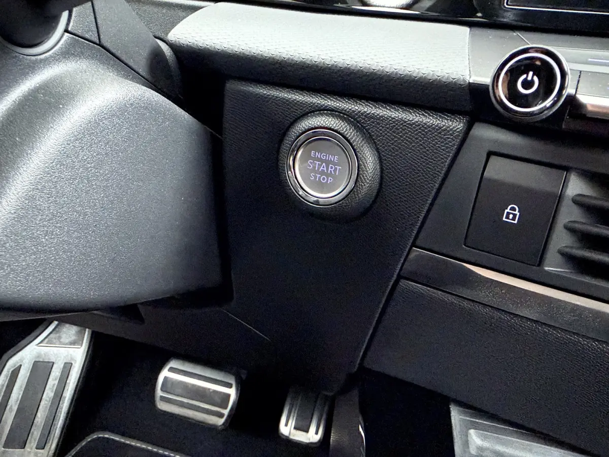 1.2 Ultimate | Achteruitrijcamera | Alcantara bekleding | Apple Carplay/Android Auto|telefoonintegratie premium