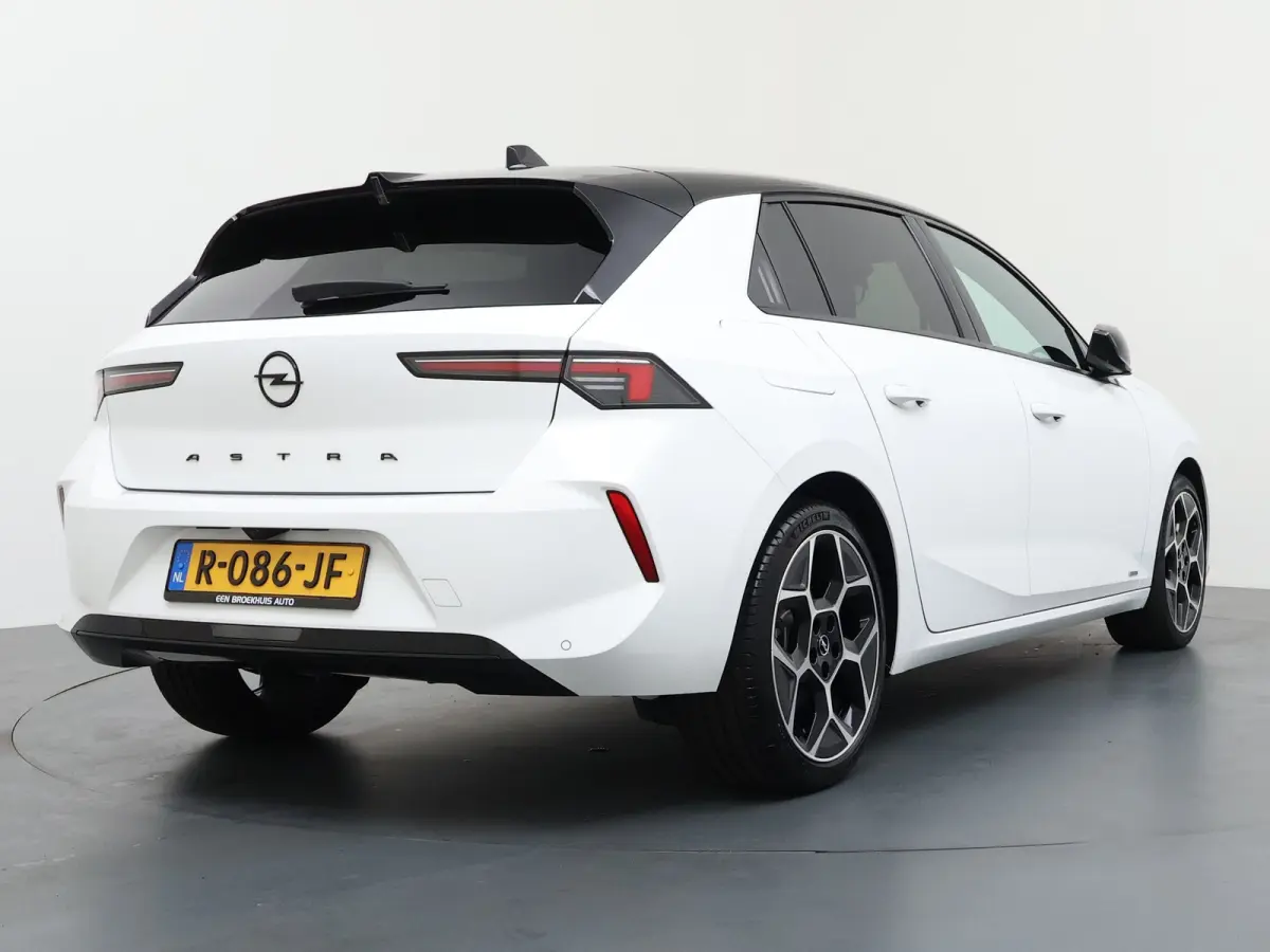 1.2 Ultimate | Achteruitrijcamera | Alcantara bekleding | Apple Carplay/Android Auto|telefoonintegratie premium