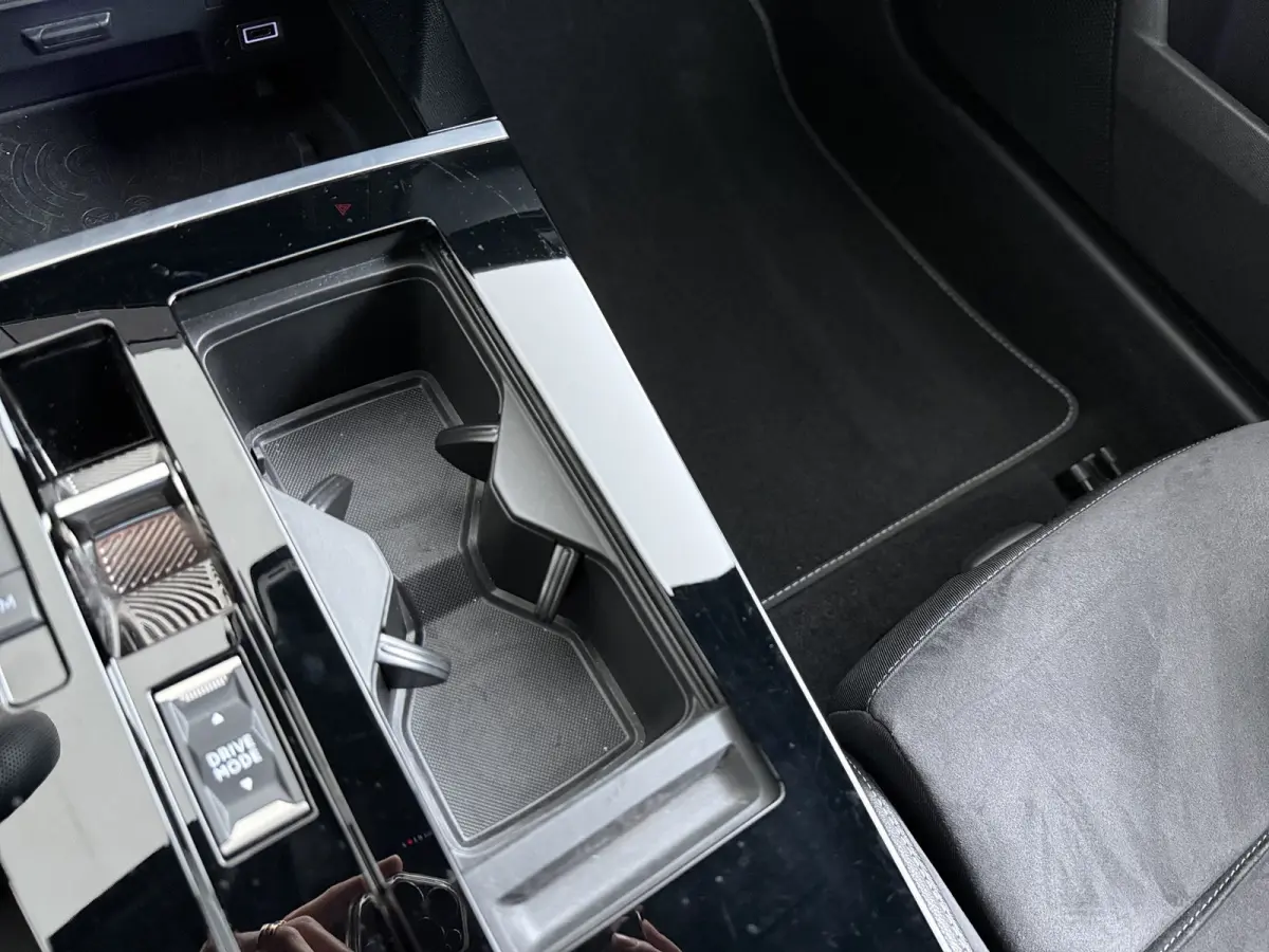 1.2 Ultimate | Achteruitrijcamera | Alcantara bekleding | Apple Carplay/Android Auto|telefoonintegratie premium