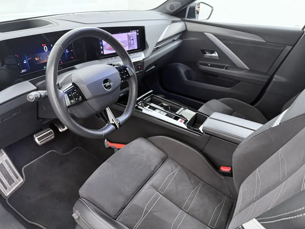 1.2 Ultimate | Achteruitrijcamera | Alcantara bekleding | Apple Carplay/Android Auto|telefoonintegratie premium