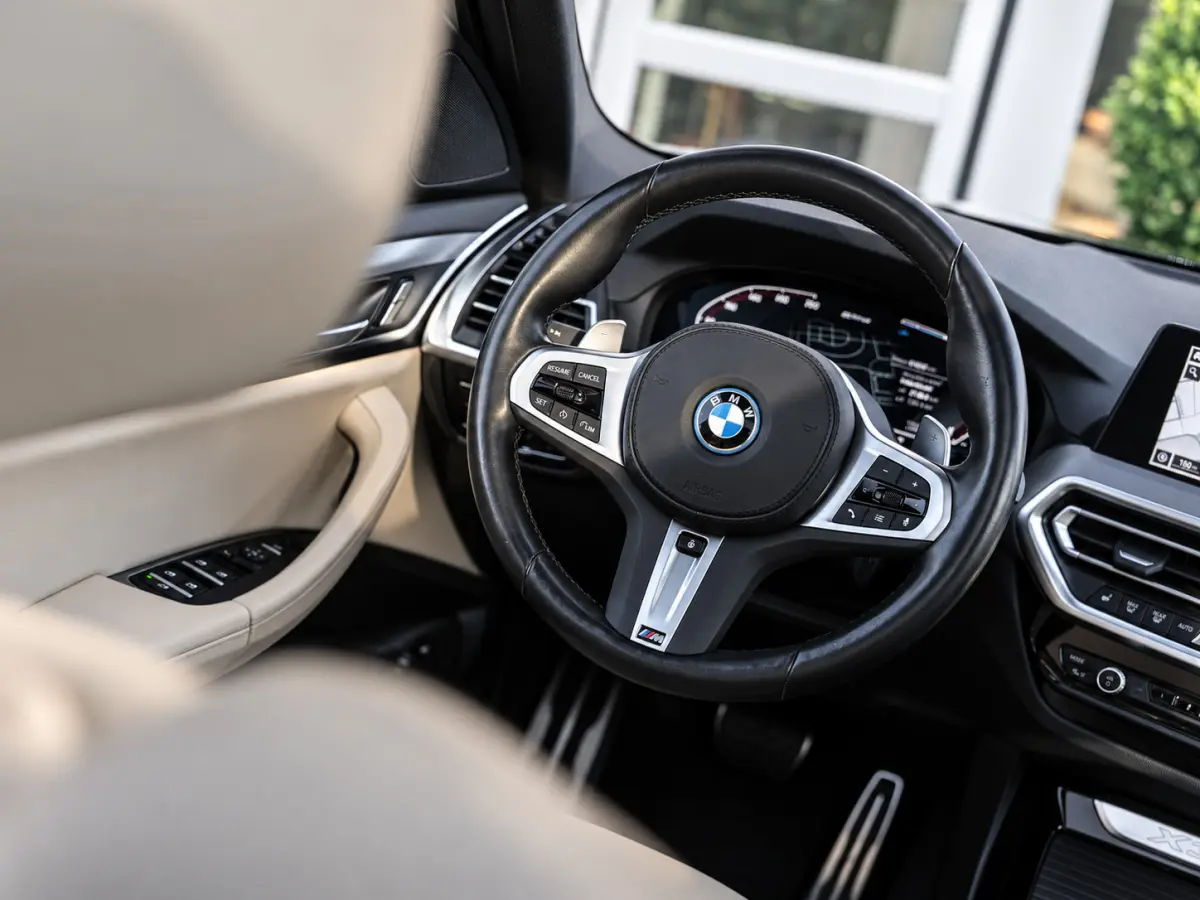 xDrive30e M-Sport|PANO|HUD|CAM|APP|LASER|STUURVW.|20'