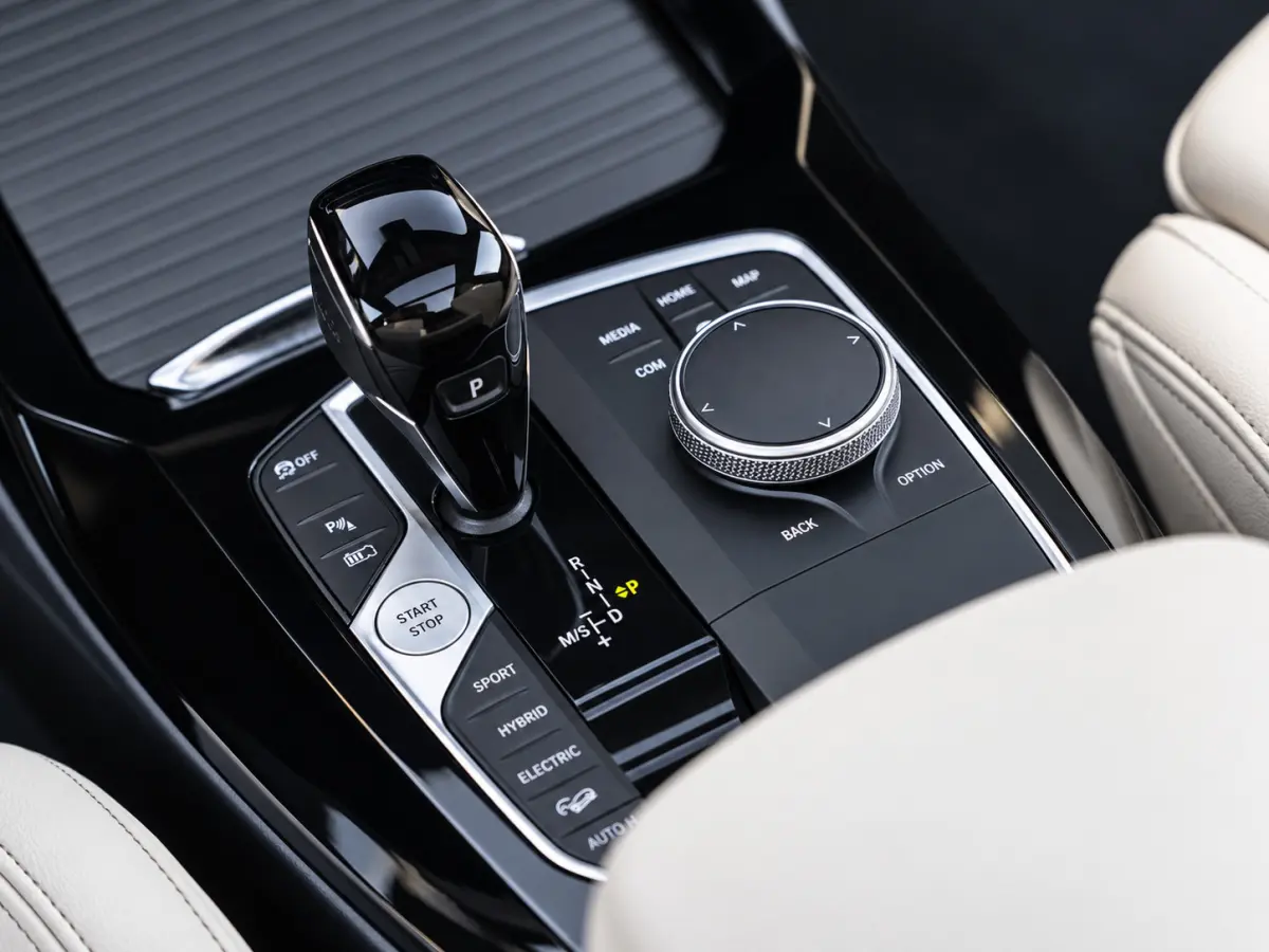 xDrive30e M-Sport|PANO|HUD|CAM|APP|LASER|STUURVW.|20'