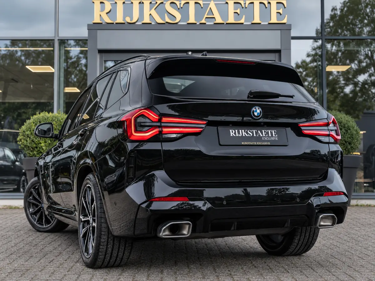 xDrive30e M-Sport|PANO|HUD|CAM|APP|LASER|STUURVW.|20'