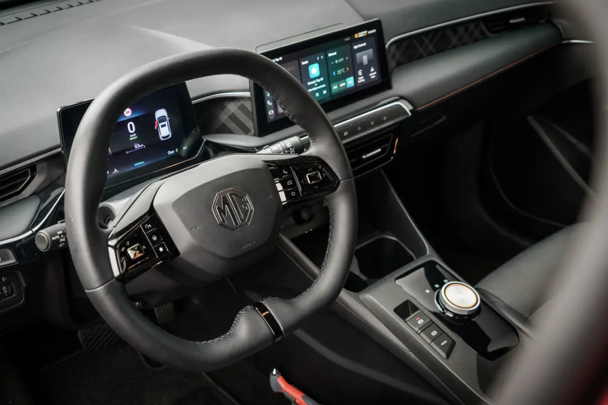 1.5 Hybrid+ Luxury | 360 Camera | Trekhaak | Adapt. Cruise | Carplay | Stoelverwarming