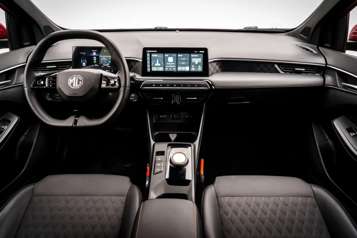 1.5 Hybrid+ Luxury | 360 Camera | Trekhaak | Adapt. Cruise | Carplay | Stoelverwarming