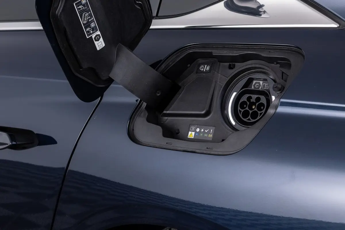 E-Tense RIVOLI+ PHEV | LEDER | Full LED | CARPLAY |