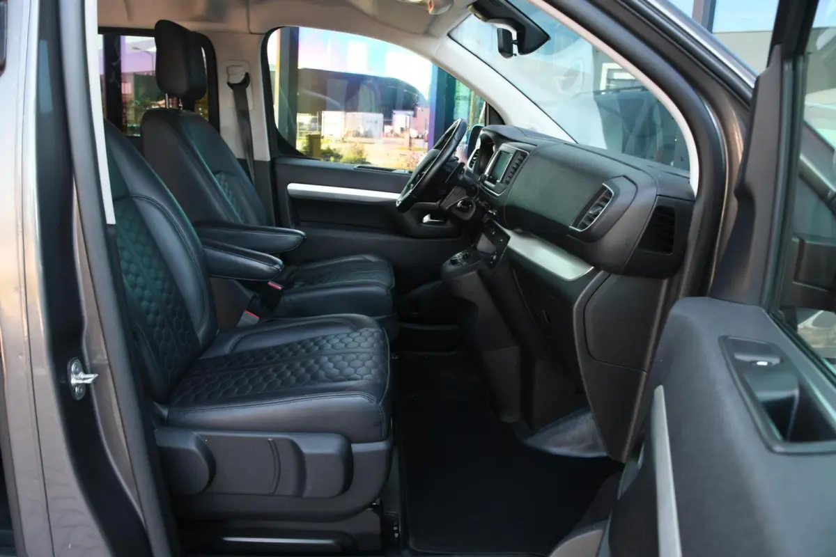 2.0 MultiJet L3H1 DC Business Pro+ LEDER | CARPLAY