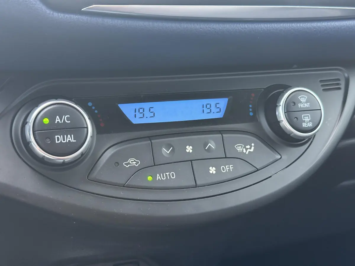 1.5 Hybrid Executive / Cruise Control / Fietsendrager Montagebeugel / Achteruitrijcamera / Keyless Entry /