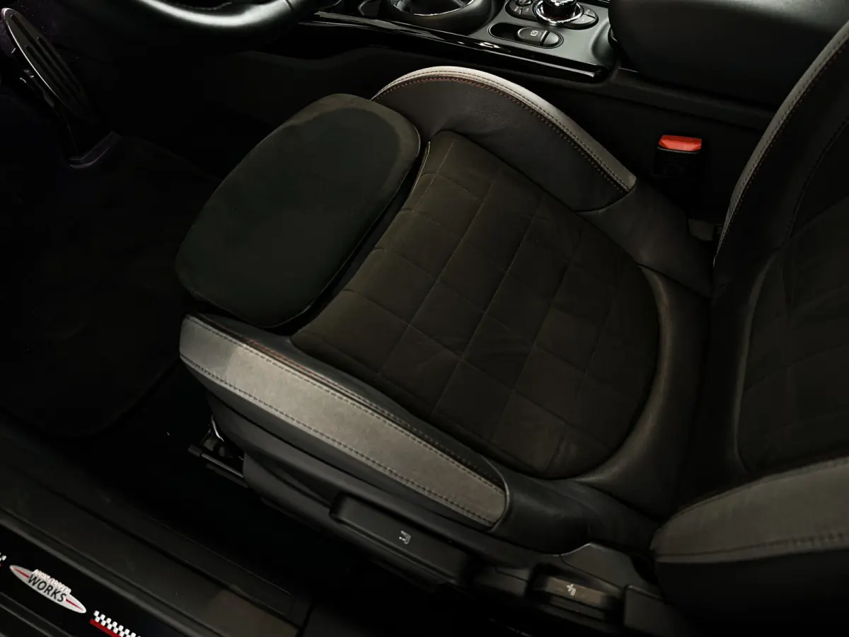 2.0 Cooper S Rockingham GT Edition | Panoramadak | Parkeercamera | Harman Kardon | Head-up display | Stoel- en stuurverwarming