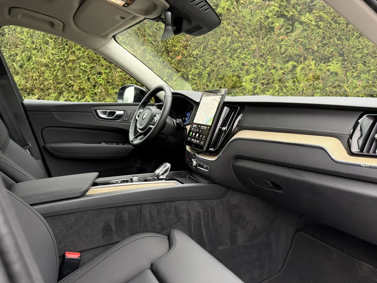 T6 Plug-in hybrid AWD Ultra Dark
