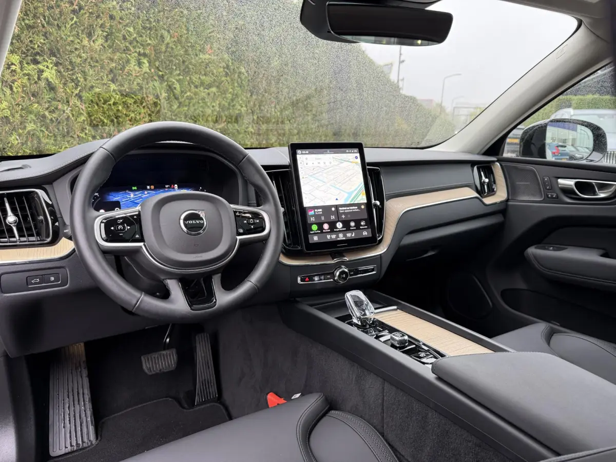 T6 Plug-in hybrid AWD Ultra Dark