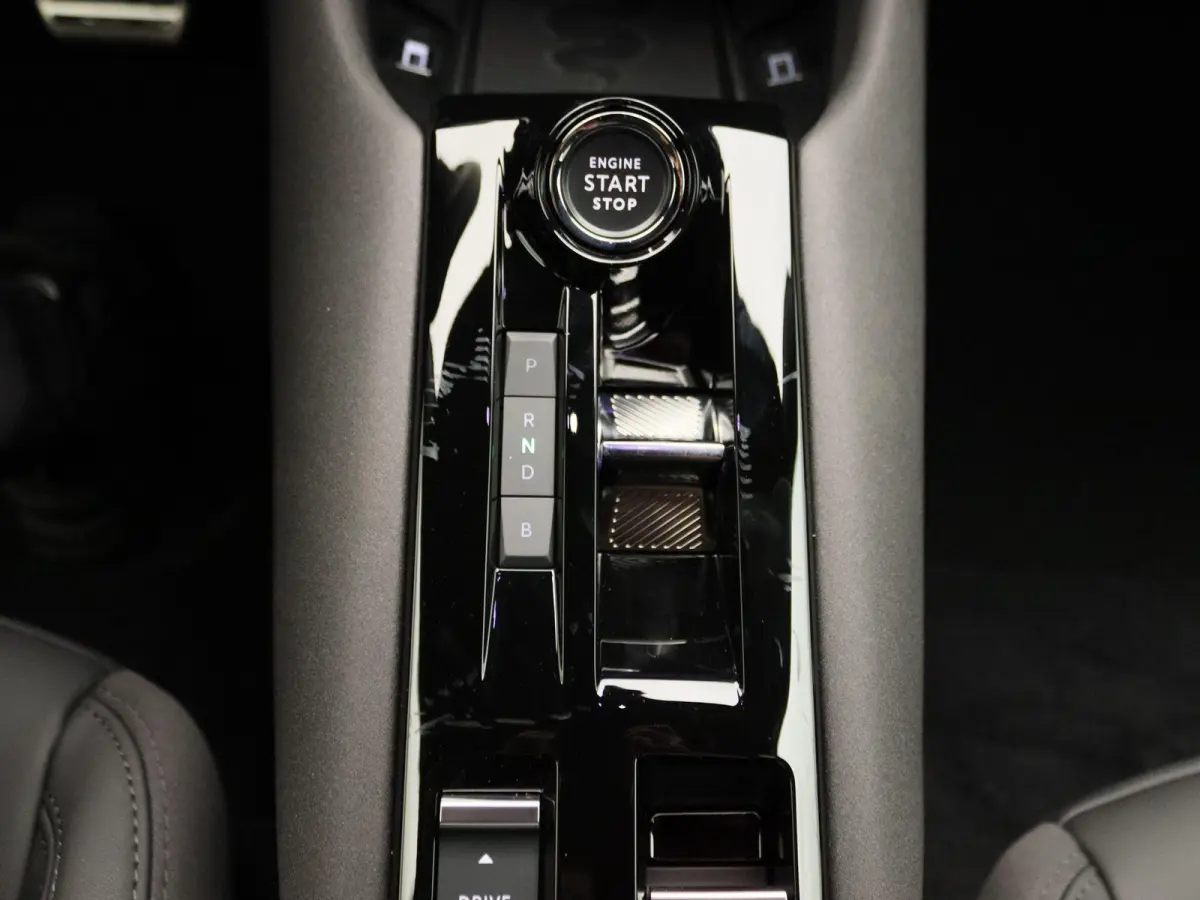 Elettrica Sport Speciale 54 kWh | Navigatie | Techno Pack | Warmtepomp Two-Tone lak | Voorraad Voordeel | 2 + 6 Jaar Speciale Garantie! |
