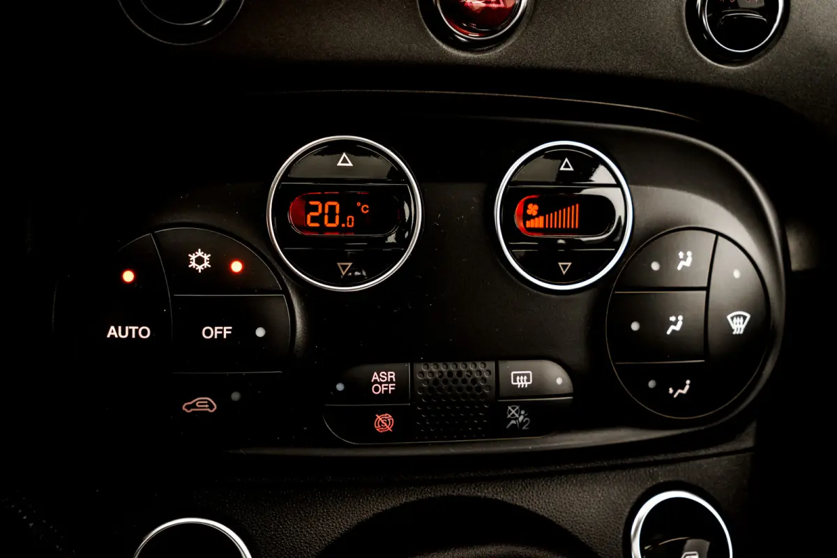 1.0 Hybrid Sport | Panoramadak | 34.079 Km! | Sportstoelen | PDC | Cruise Control