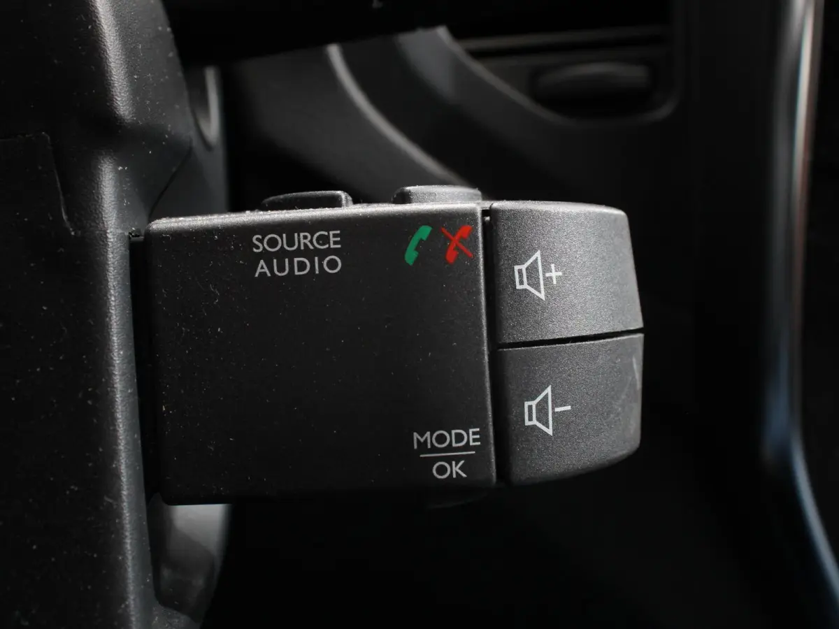 1.3 TCe Intens Automaat Climate control, Navigatiesysteem, Achteruitrijcamera LM velgen Trekhaak