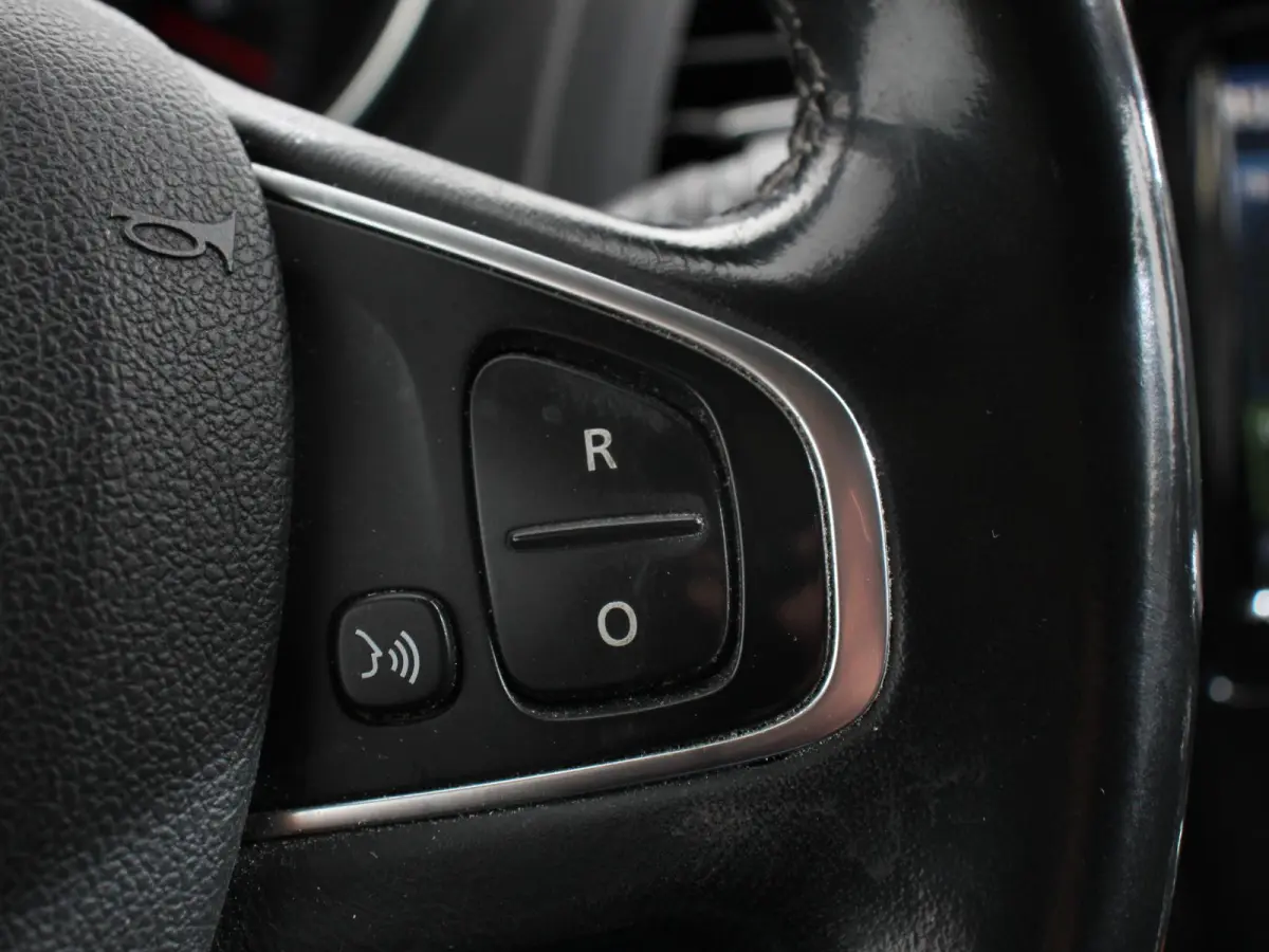 1.3 TCe Intens Automaat Climate control, Navigatiesysteem, Achteruitrijcamera LM velgen Trekhaak