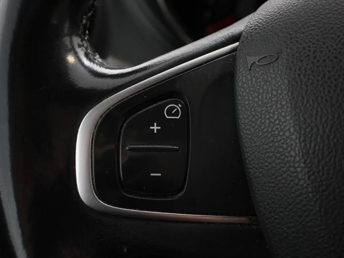 1.3 TCe Intens Automaat Climate control, Navigatiesysteem, Achteruitrijcamera LM velgen Trekhaak