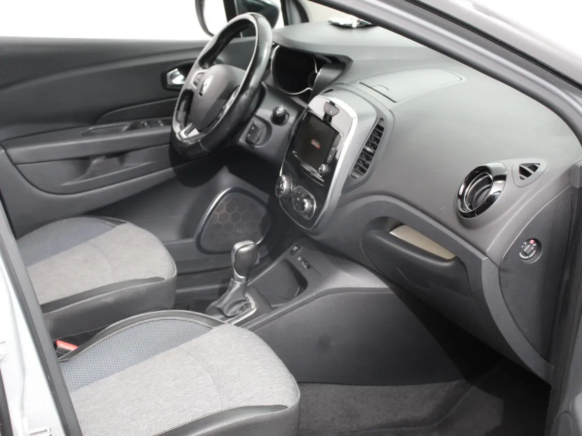 1.3 TCe Intens Automaat Climate control, Navigatiesysteem, Achteruitrijcamera LM velgen Trekhaak
