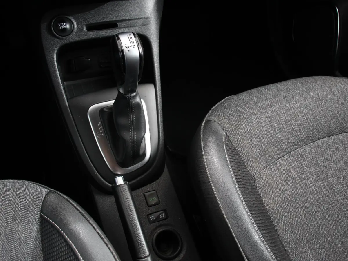 1.3 TCe Intens Automaat Climate control, Navigatiesysteem, Achteruitrijcamera LM velgen Trekhaak