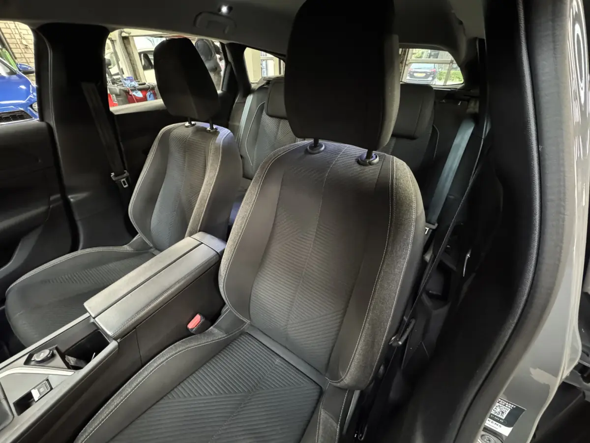 1.2 PureTech Active Pack Business Climate Control Carplay