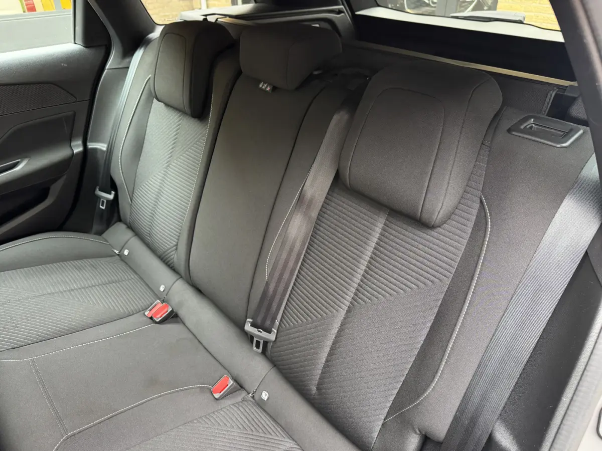 1.2 PureTech Active Pack Business Climate Control Carplay