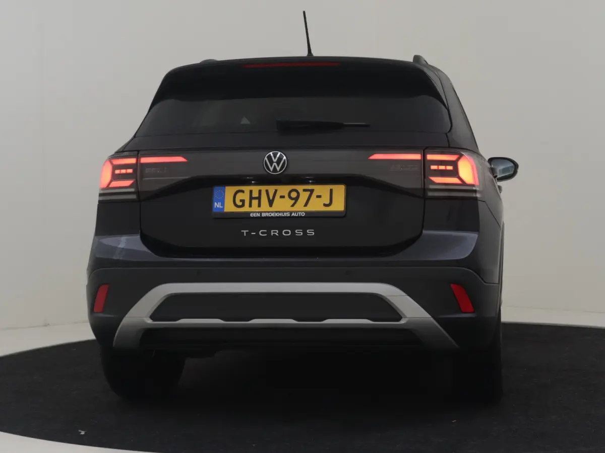 1.0 TSI Life Edition 115 PK | Achteruitrijcamera | Apple Carplay Android Auto | Keyless entry/start | Stoelverwarming | Navigatie | LED | DAB | 17"LMV
