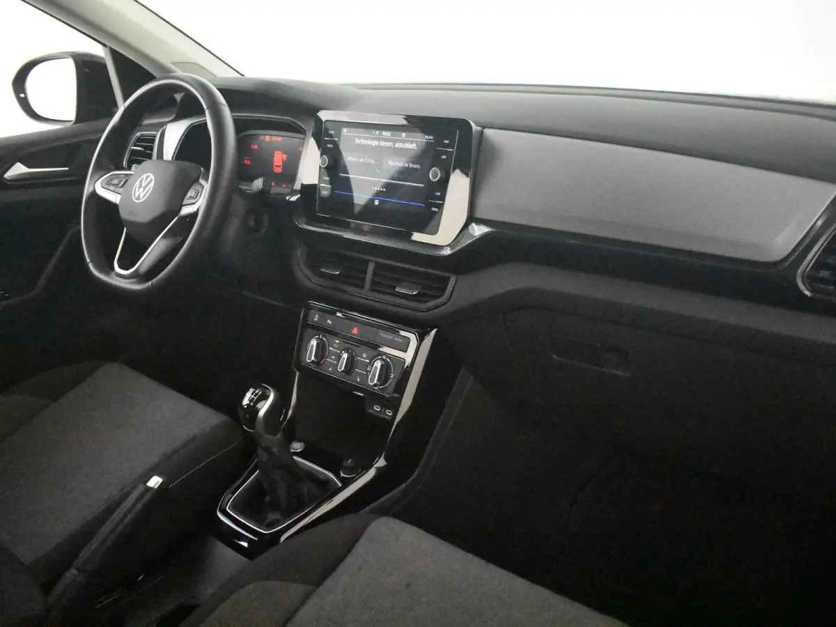 1.0 TSI Life Edition 115 PK | Achteruitrijcamera | Apple Carplay Android Auto | Keyless entry/start | Stoelverwarming | Navigatie | LED | DAB | 17"LMV
