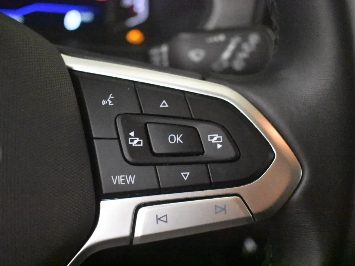 1.0 TSI Life Edition 115 PK | Achteruitrijcamera | Apple Carplay Android Auto | Keyless entry/start | Stoelverwarming | Navigatie | LED | DAB | 17"LMV