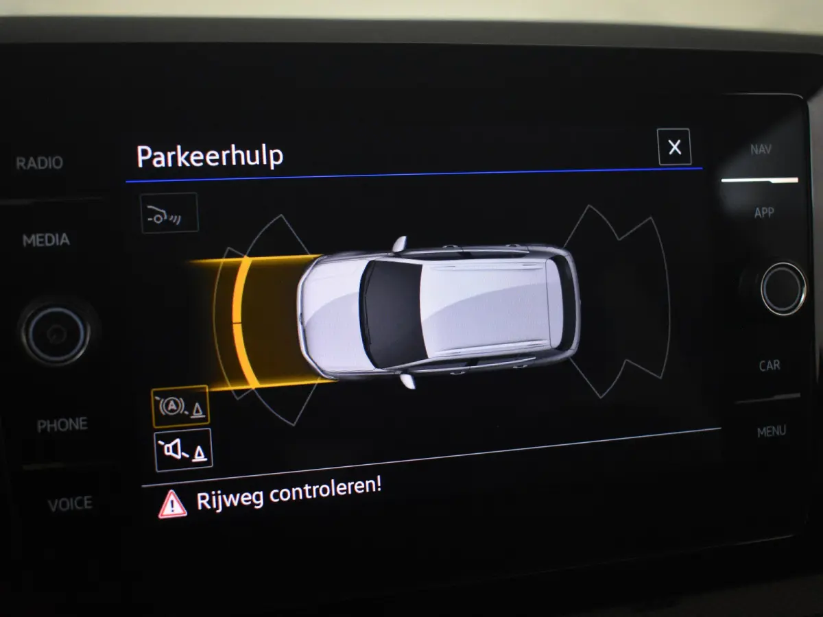 1.0 TSI Life Edition 115 PK | Achteruitrijcamera | Apple Carplay Android Auto | Keyless entry/start | Stoelverwarming | Navigatie | LED | DAB | 17"LMV