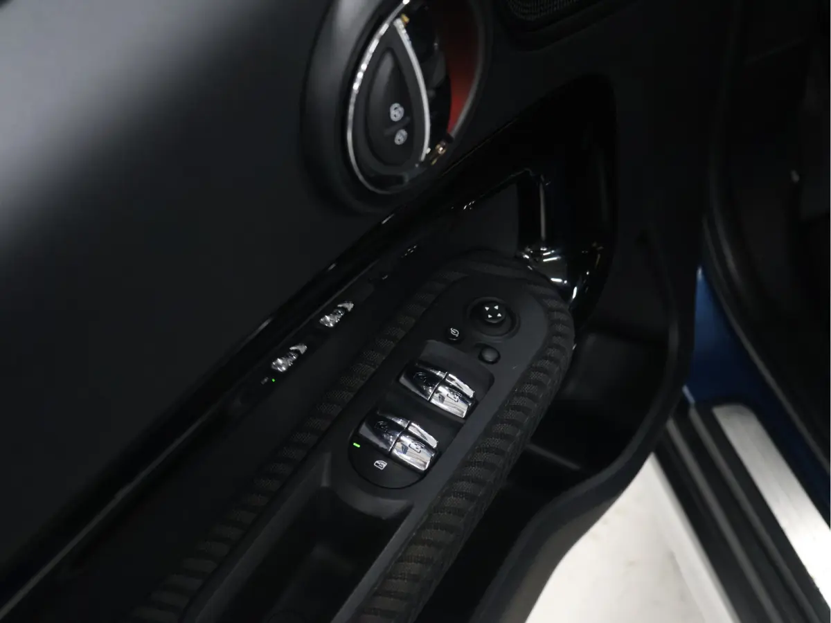 1.5 Cooper Chili [HEAD-UP, CAMERA, MEMORY, CRUISE CONTROL, PDC V+A, STUURWIEL MULTIFUNCTIONEEL, BLUETOOTH, CLIMATE CONTROL, AIRCO, LED, NAVIGATIE, NIEUWSTAAT]