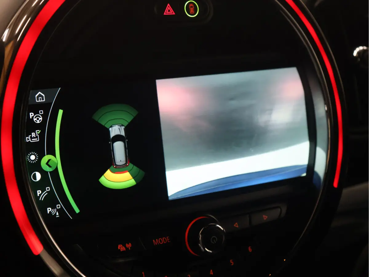 1.5 Cooper Chili [HEAD-UP, CAMERA, MEMORY, CRUISE CONTROL, PDC V+A, STUURWIEL MULTIFUNCTIONEEL, BLUETOOTH, CLIMATE CONTROL, AIRCO, LED, NAVIGATIE, NIEUWSTAAT]