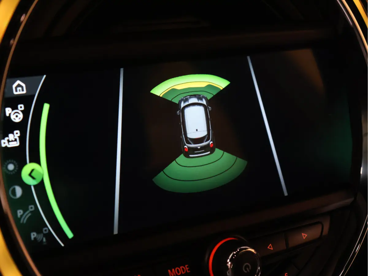 1.5 Cooper Chili [HEAD-UP, CAMERA, MEMORY, CRUISE CONTROL, PDC V+A, STUURWIEL MULTIFUNCTIONEEL, BLUETOOTH, CLIMATE CONTROL, AIRCO, LED, NAVIGATIE, NIEUWSTAAT]