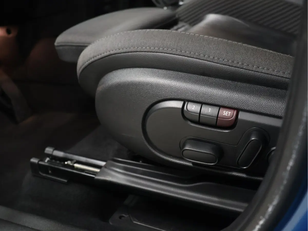 1.5 Cooper Chili [HEAD-UP, CAMERA, MEMORY, CRUISE CONTROL, PDC V+A, STUURWIEL MULTIFUNCTIONEEL, BLUETOOTH, CLIMATE CONTROL, AIRCO, LED, NAVIGATIE, NIEUWSTAAT]