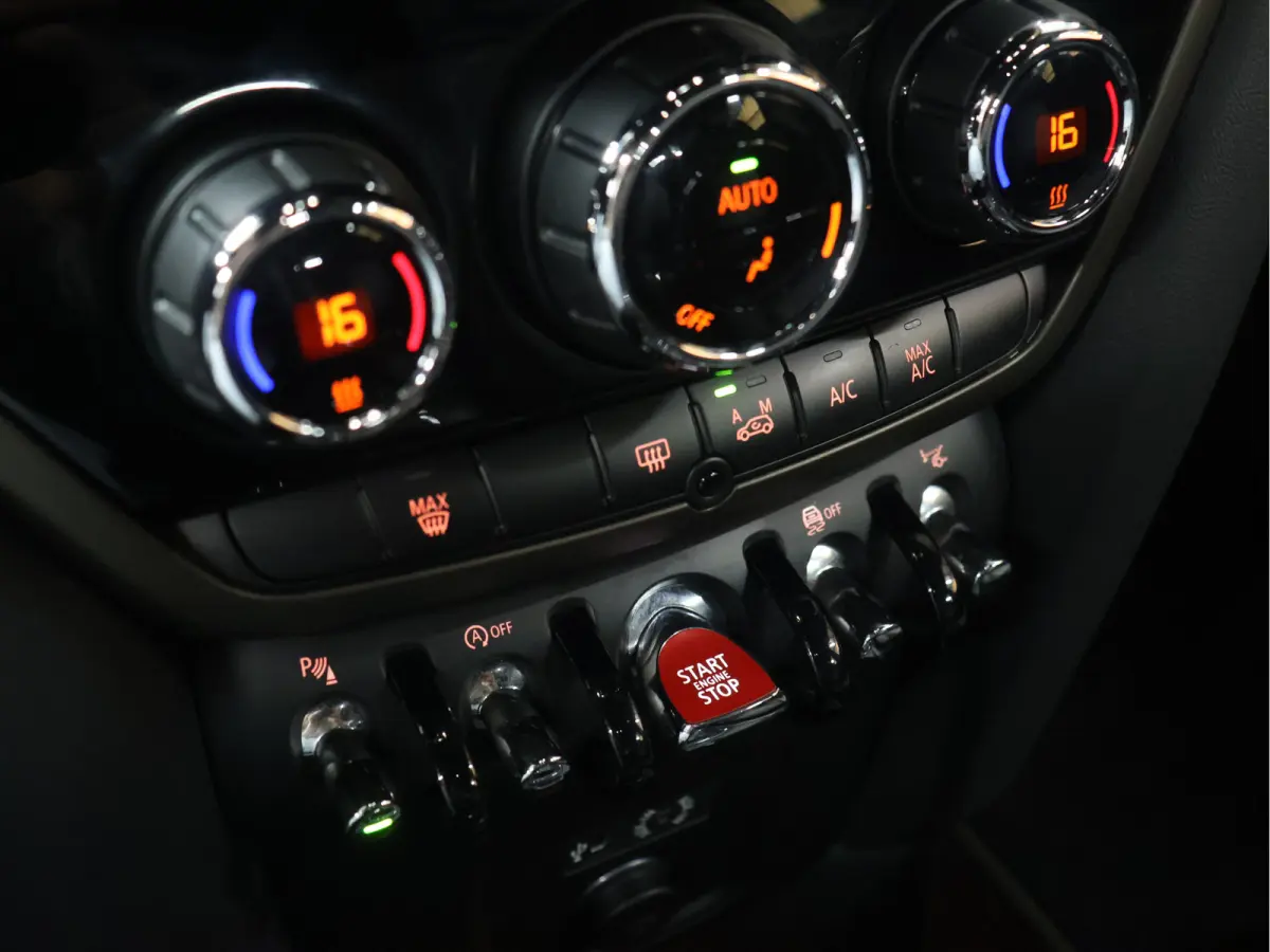 1.5 Cooper Chili [HEAD-UP, CAMERA, MEMORY, CRUISE CONTROL, PDC V+A, STUURWIEL MULTIFUNCTIONEEL, BLUETOOTH, CLIMATE CONTROL, AIRCO, LED, NAVIGATIE, NIEUWSTAAT]