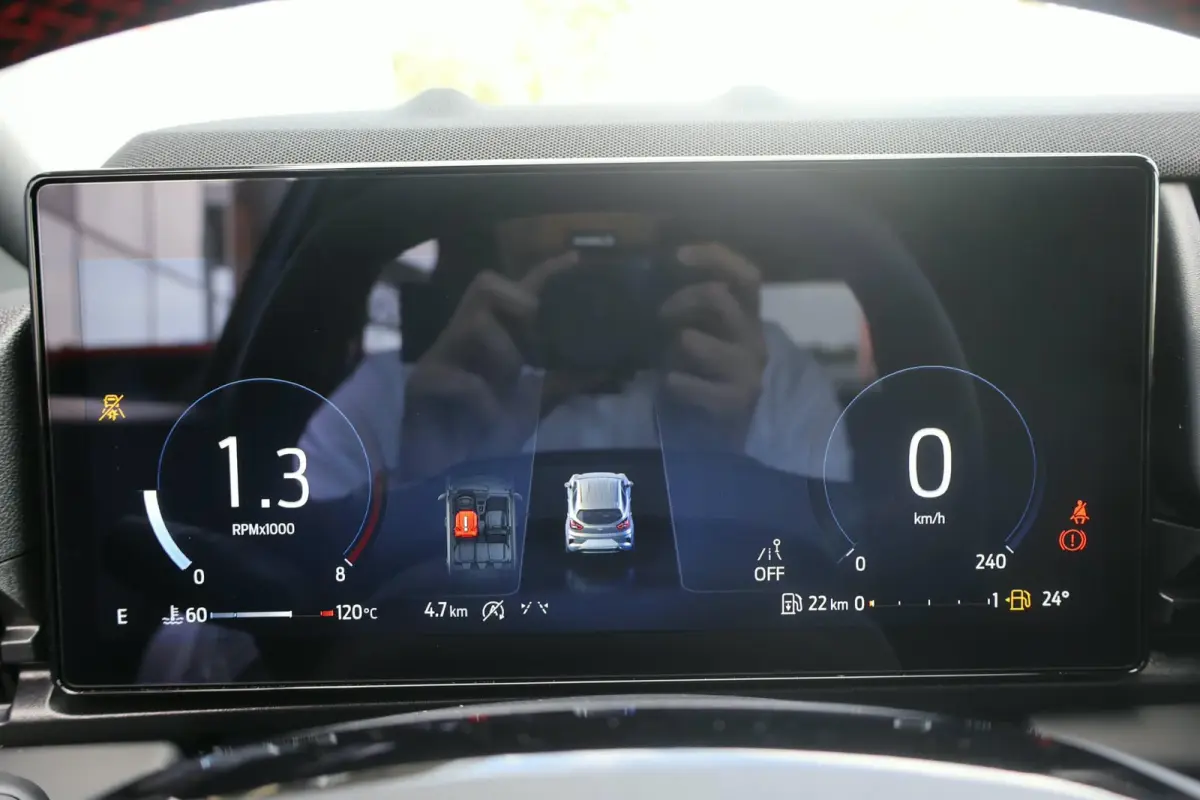1.0 EcoBoost ST-Line | Voorraad! | Winterpack | Camera | Elektrische Achterklep | Cruise Control | Navigatie | Reservewiel | Climate Control |