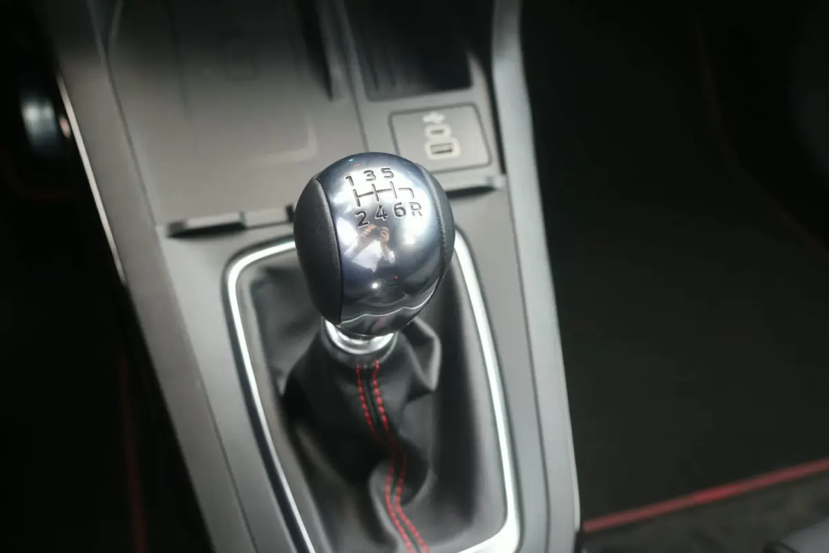 1.0 EcoBoost ST-Line | Voorraad! | Winterpack | Camera | Elektrische Achterklep | Cruise Control | Navigatie | Reservewiel | Climate Control |