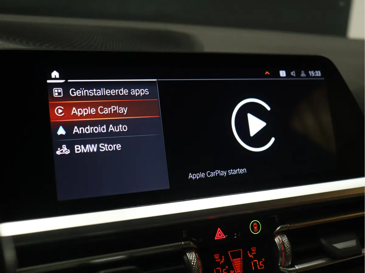 318i M Sport [APPLE CARPLAY, CRUISE CONTROL, DIGITAL DASH, TREKHAAK, PDC V+A, LED, LEDER, NAVIGATIE, BLUETOOTH, CLIMATE CONTROL, NIEUWSTAAT]