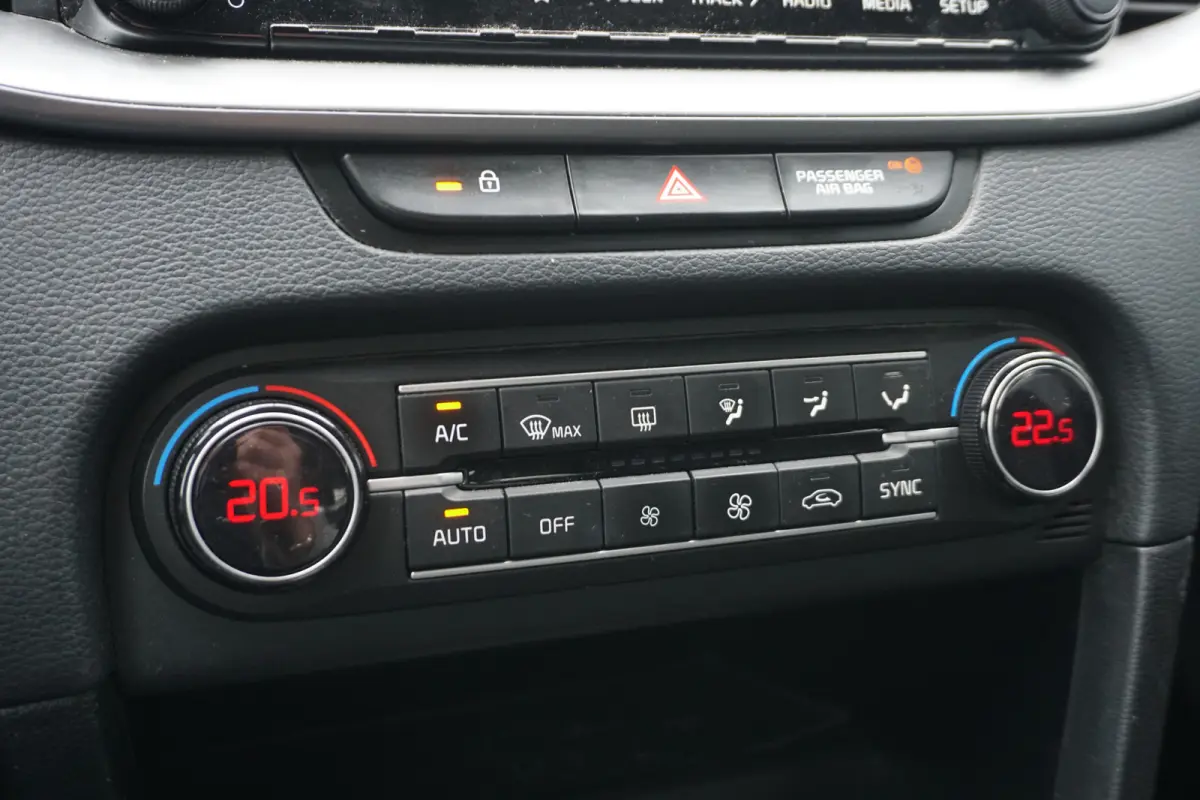 1.0 T-GDi DynamicLine | FULL LED | CAMERA | FACELIFT | CARPLAY |