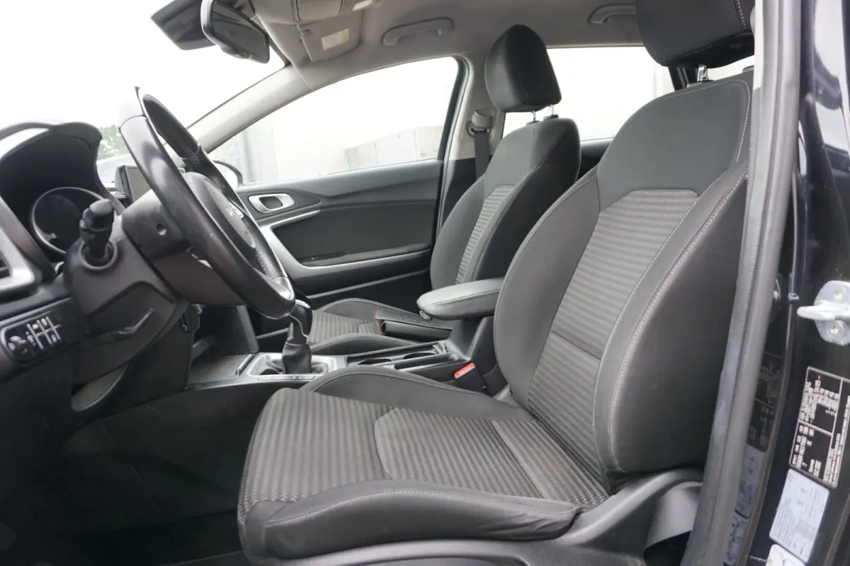 1.0 T-GDi DynamicLine | FULL LED | CAMERA | FACELIFT | CARPLAY |