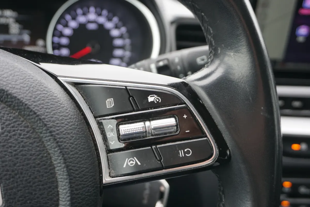 1.0 T-GDi DynamicLine | FULL LED | CAMERA | FACELIFT | CARPLAY |
