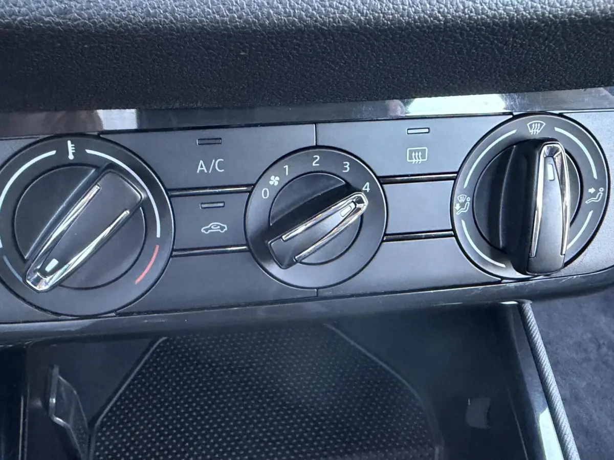 1.0 Active 5 Drs Airco Cruise Lage km stand NAP