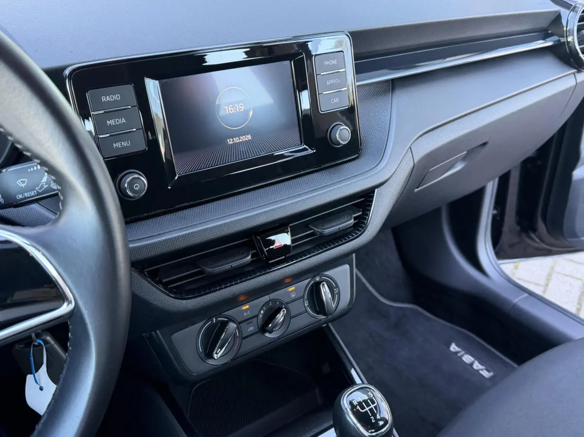 1.0 Active 5 Drs Airco Cruise Lage km stand NAP
