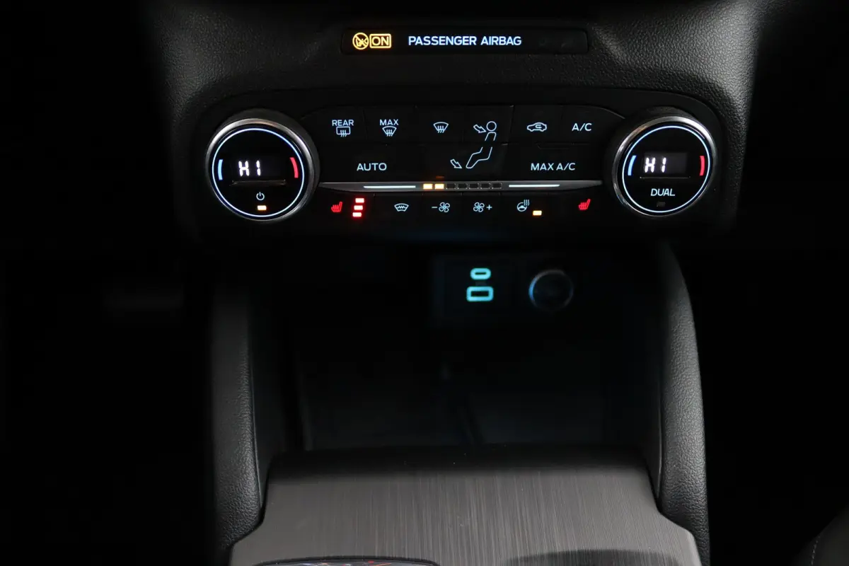 2.5 PHEV Titanium | Dealeronderhouden | Privacy Glass | 18 Inch | Navigatie | CarPlay/Android Auto