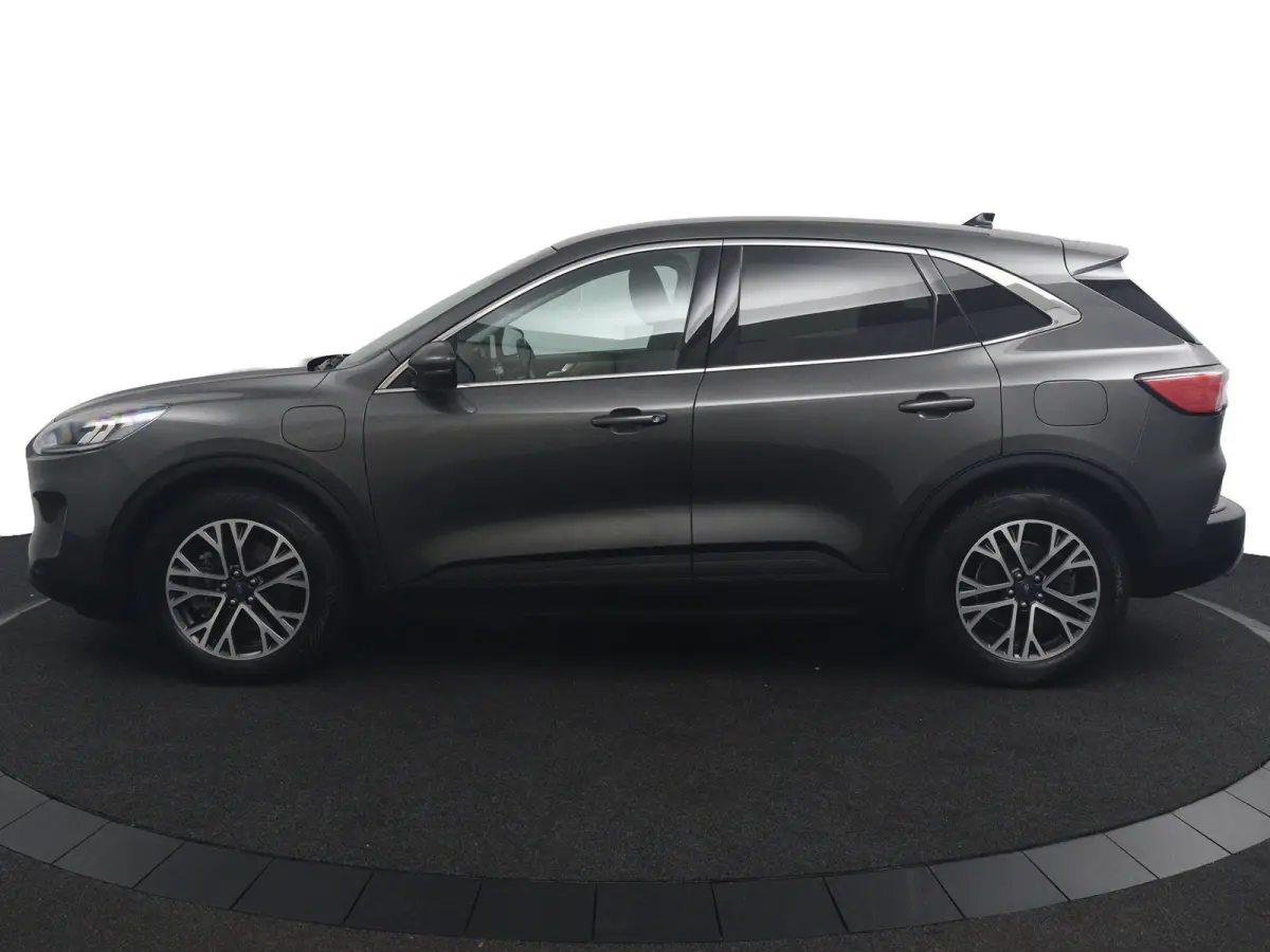 2.5 PHEV Titanium | Dealeronderhouden | Privacy Glass | 18 Inch | Navigatie | CarPlay/Android Auto