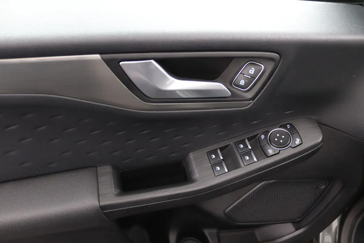 2.5 PHEV Titanium | Dealeronderhouden | Privacy Glass | 18 Inch | Navigatie | CarPlay/Android Auto