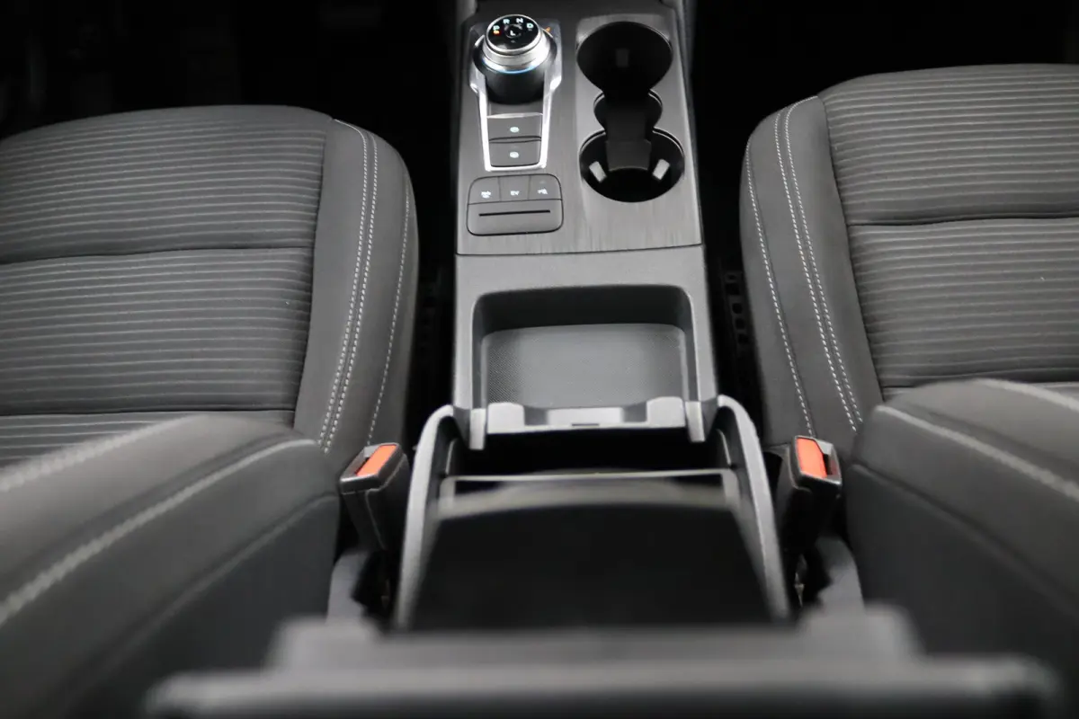 2.5 PHEV Titanium | Dealeronderhouden | Privacy Glass | 18 Inch | Navigatie | CarPlay/Android Auto