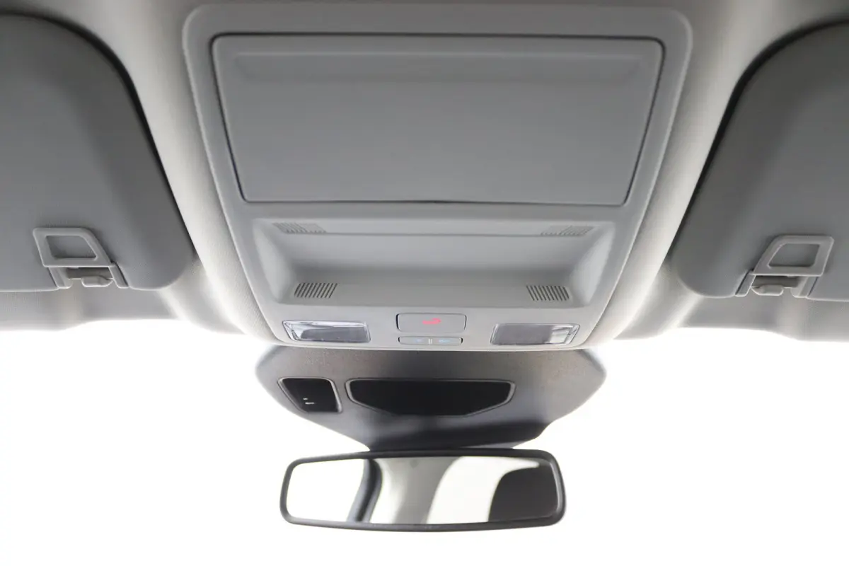 2.5 PHEV Titanium | Dealeronderhouden | Privacy Glass | 18 Inch | Navigatie | CarPlay/Android Auto