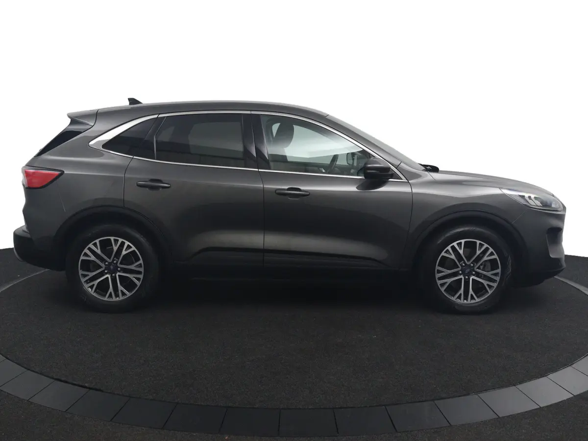 2.5 PHEV Titanium | Dealeronderhouden | Privacy Glass | 18 Inch | Navigatie | CarPlay/Android Auto