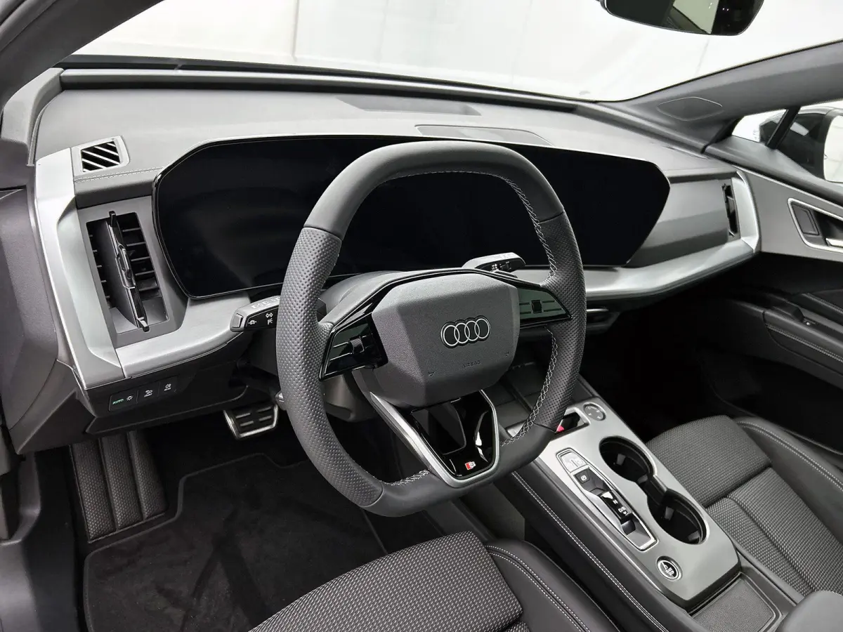 S edition performance 82 kWh 286 PK | Navigatie | Glazen Panoramadak | Adaptive Cruise Control | Privacy Glas | Optiek Pakket Zwart | Stoelverwarming | Trekhaak |