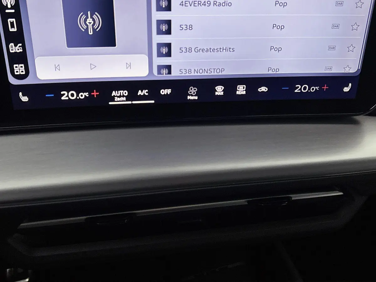 S edition performance 82 kWh 286 PK | Navigatie | Glazen Panoramadak | Adaptive Cruise Control | Privacy Glas | Optiek Pakket Zwart | Stoelverwarming | Trekhaak |