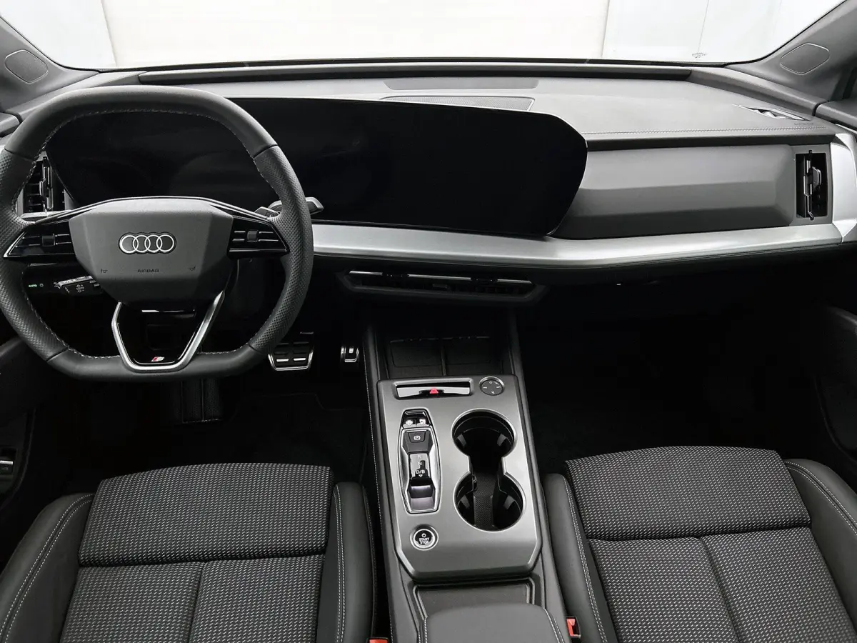 S edition performance 82 kWh 286 PK | Navigatie | Glazen Panoramadak | Adaptive Cruise Control | Privacy Glas | Optiek Pakket Zwart | Stoelverwarming | Trekhaak |